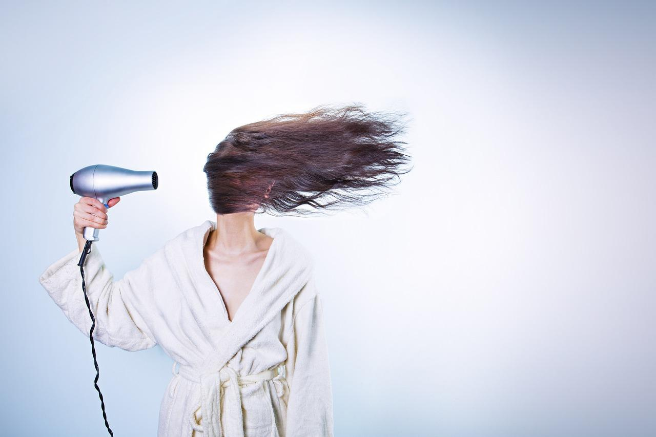 Seche-cheveux volumisant Revlon : la brosse coiffante qui fait la difference